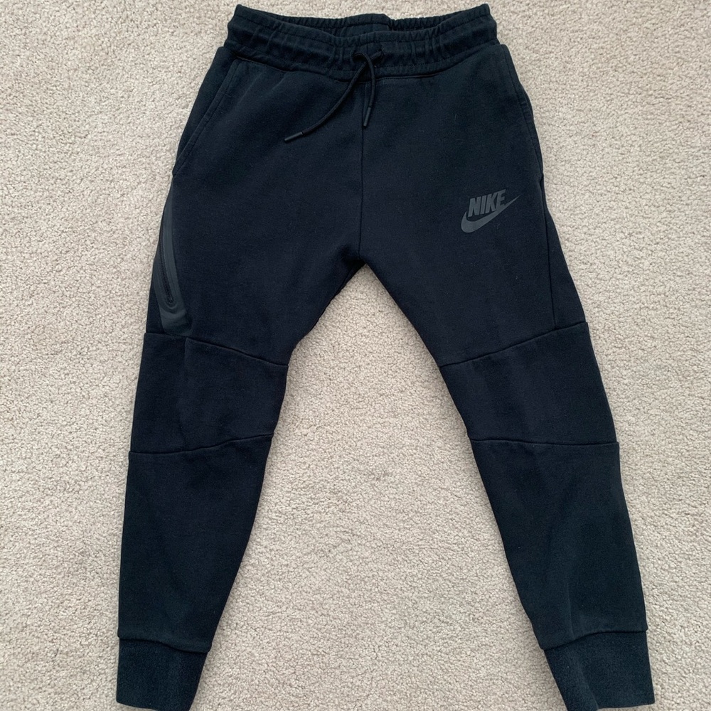 Sold- Nike dry fit top and jogger